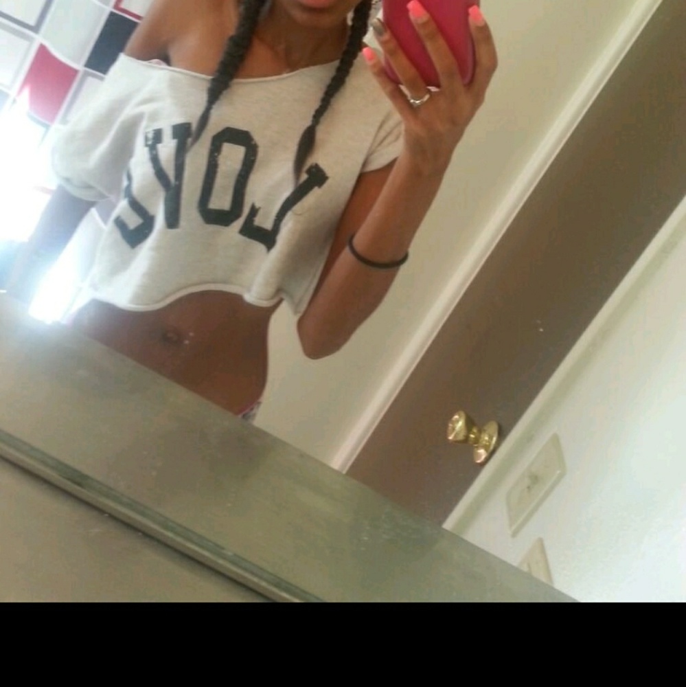 Crop top off the shoulder shirt